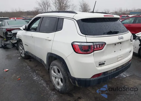 2018 Jeep Compass Latitude 4X4 из США, поврежденный, VIN 3C4NJDBB9JT366309